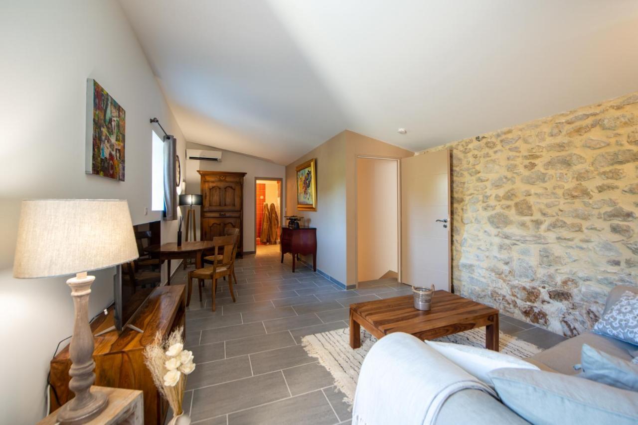 La Maison De Livia, Gite, Chambres Et Table D'Hotes Sauzet (Gard) Eksteriør bilde