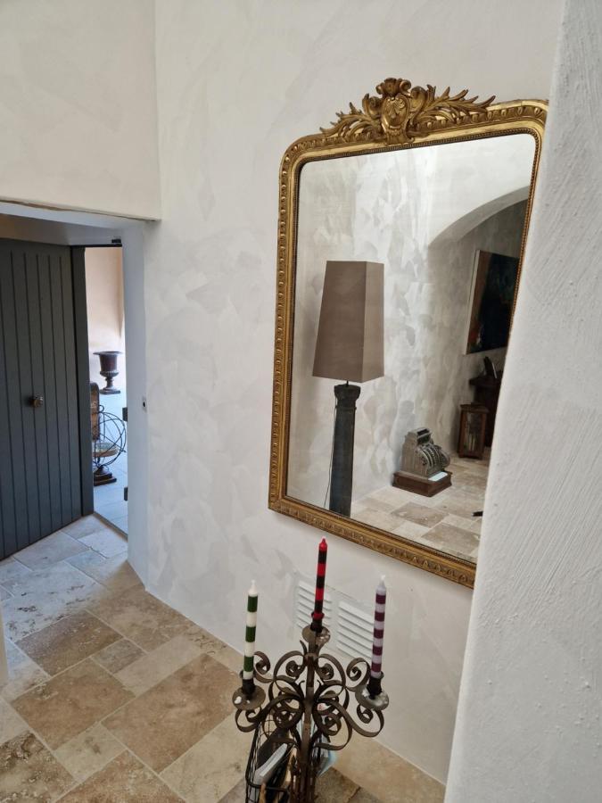 La Maison De Livia, Gite, Chambres Et Table D'Hotes Sauzet (Gard) Eksteriør bilde