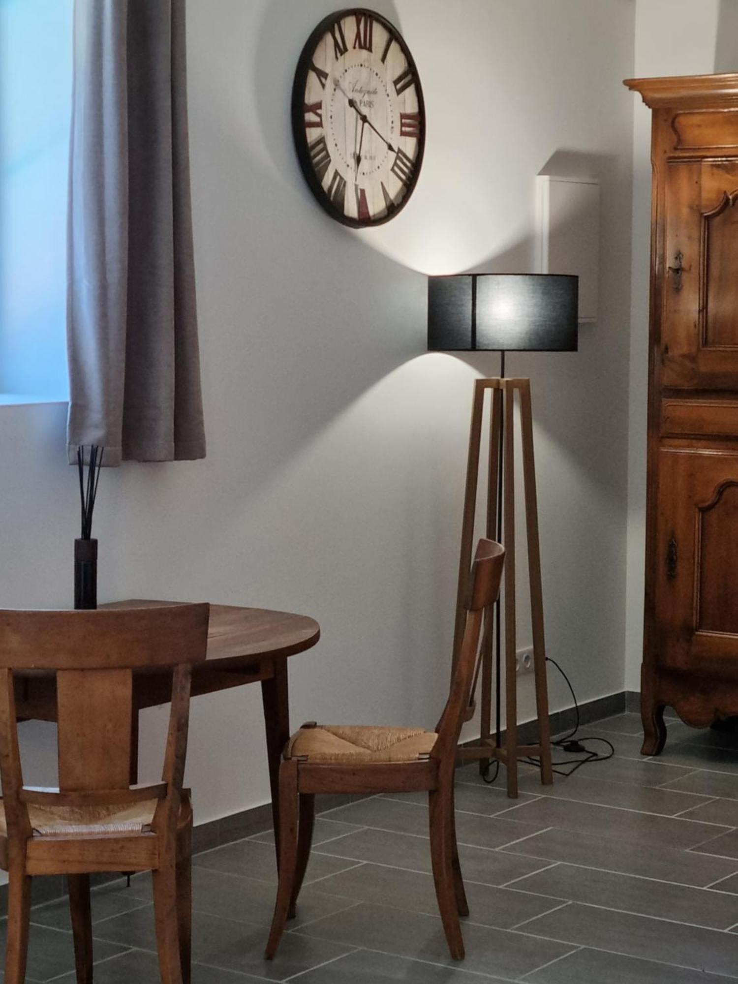 La Maison De Livia, Gite, Chambres Et Table D'Hotes Sauzet (Gard) Eksteriør bilde